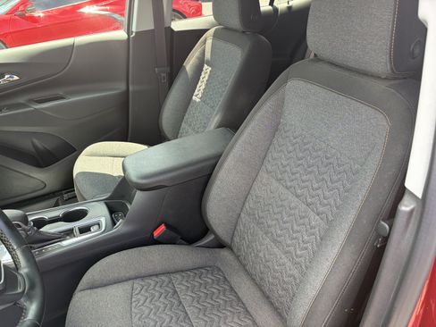 Used 2023 Chevrolet Equinox LT FWD image 16