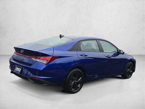 Used 2022 Hyundai Elantra SEL image 5