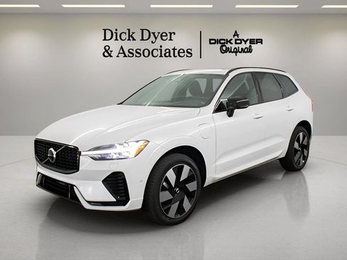Certified 2024 Volvo XC60 T8 Plus w/ Protection Package Premier AWD/4WD image 5