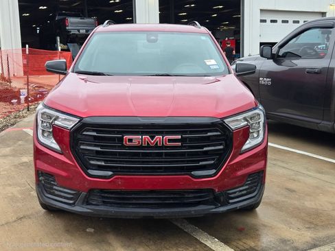Used 2023 GMC Terrain SLE w/ Driver Convenience Package FWD image 5