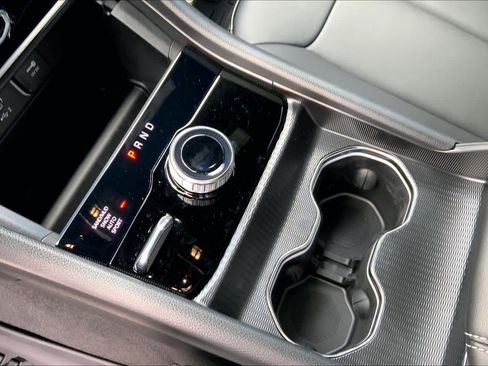 Used 2026 Jeep Grand Cherokee Limited AWD/4WD image 17