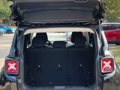 Used 2023 Jeep Renegade Latitude AWD/4WD image 25