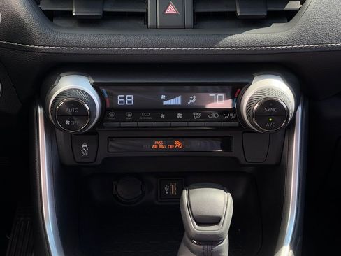 Certified 2025 Toyota RAV4 XLE AWD/4WD image 17