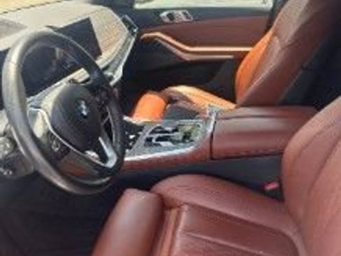 Used 2024 BMW X5 xDrive40i w/ Premium Package AWD/4WD image 3