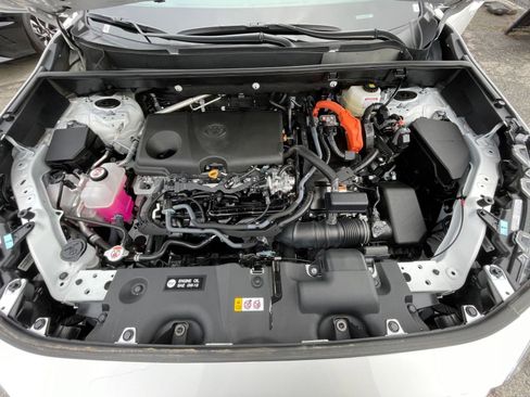 Used 2025 Toyota RAV4 LE image 31