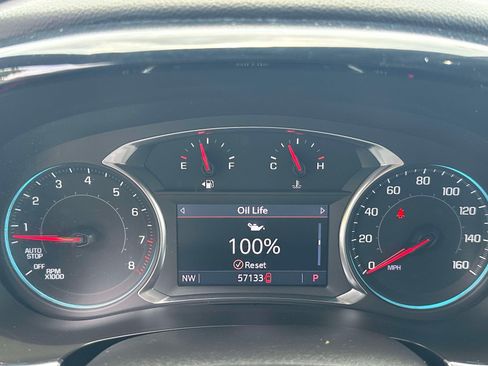 Used 2023 Chevrolet Traverse LT w/ LT Premium Package AWD/4WD image 19