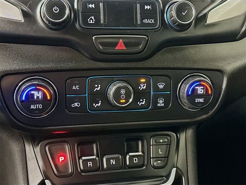 Used 2021 GMC Terrain SLT image 16