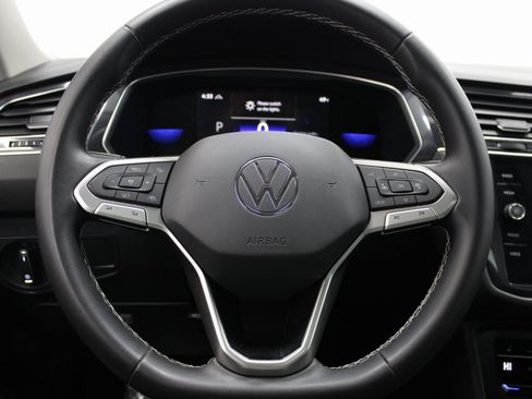 Used 2022 Volkswagen Tiguan SE image 37