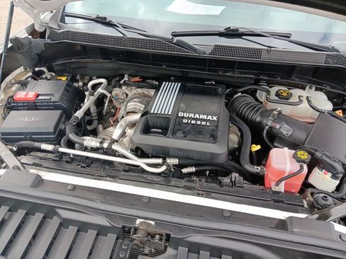 Used 2023 Chevrolet Silverado 1500 High Country w/ Technology Package AWD/4WD image 13