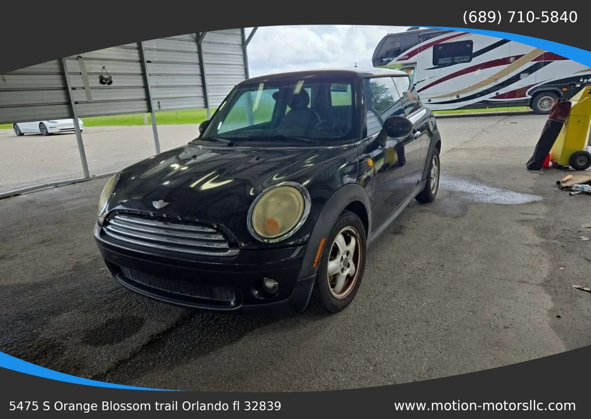 Used 2010 MINI Cooper Hardtop FWD image 1