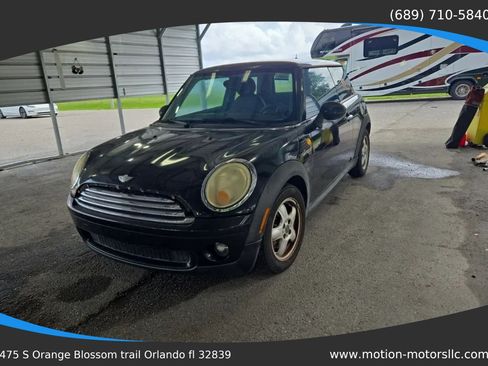 Used 2010 MINI Cooper Hardtop FWD image 1