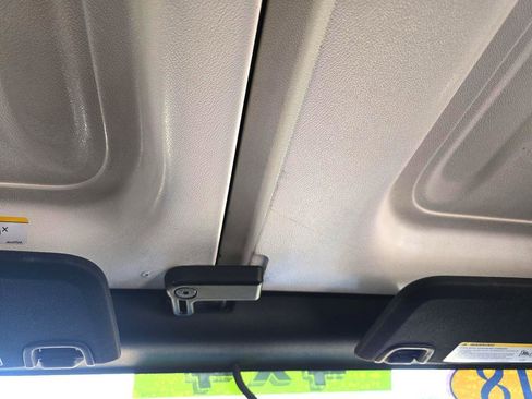 Used 2018 Jeep Wrangler Unlimited Sahara w/ Connectivity Group AWD/4WD image 17