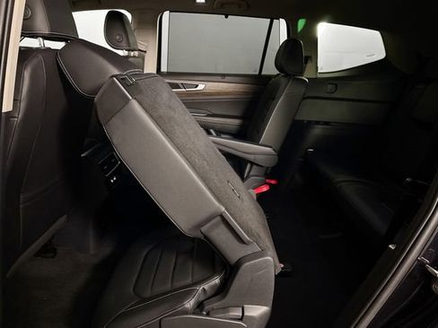 Used 2025 Volkswagen Atlas SEL image 42