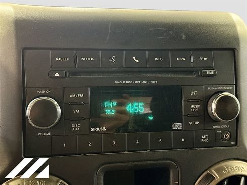 Used 2018 Jeep Wrangler Sport AWD/4WD image 14