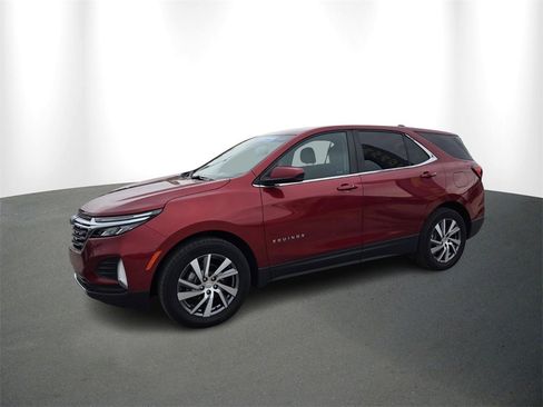 Certified 2024 Chevrolet Equinox LT image 2