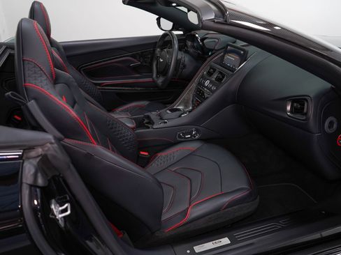 Used 2022 Aston Martin DBS Superleggera Volante RWD image 2