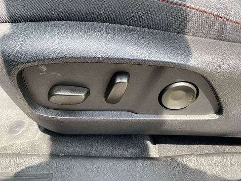 Used 2025 Chevrolet Equinox RS w/ Safety and Technology Package FWD image 15