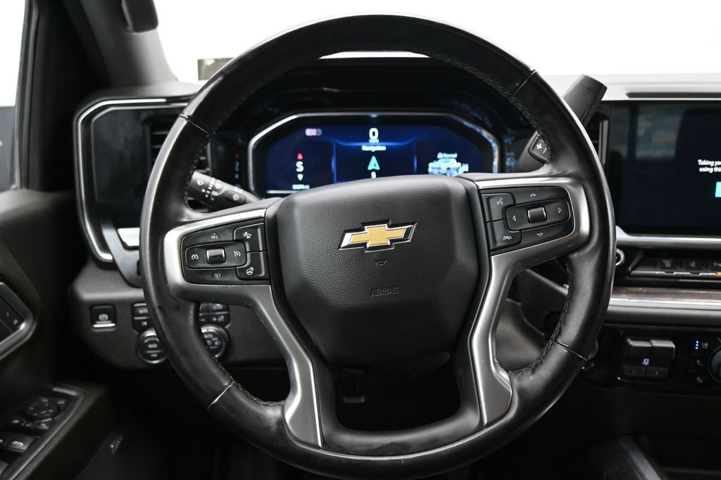 Used 2025 Chevrolet Silverado 3500 LTZ w/ LTZ Plus Package AWD/4WD image 16
