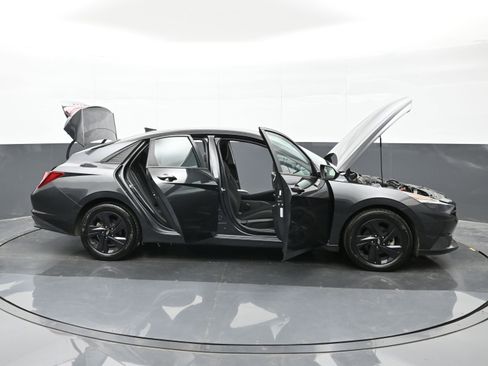 Used 2023 Hyundai Elantra SEL image 48