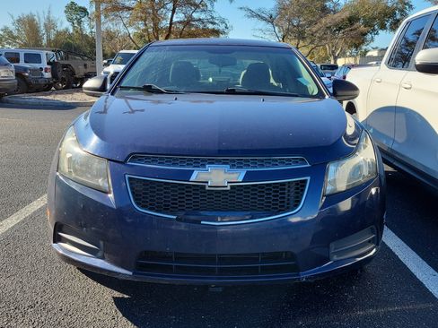 Used 2011 Chevrolet Cruze LS image 2