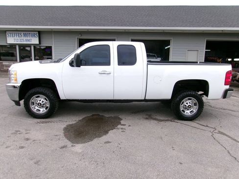Used 2011 Chevrolet Silverado 2500 W/T AWD/4WD image 1
