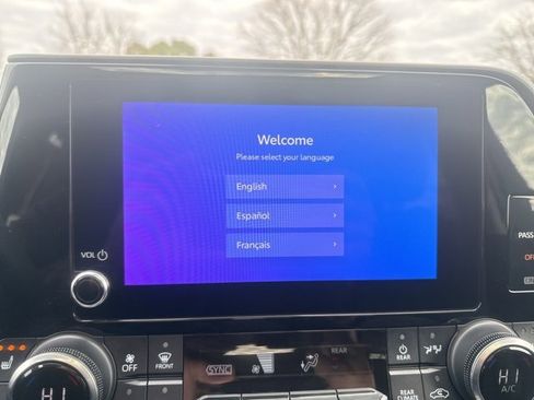 Used 2023 Toyota Highlander XLE image 33