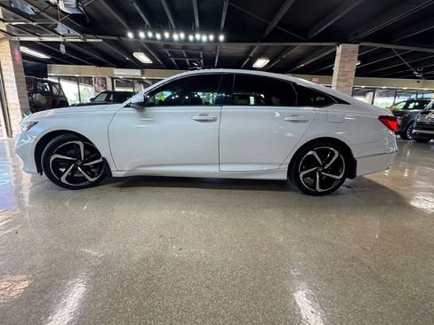 Used 2019 Honda Accord Sport image 4