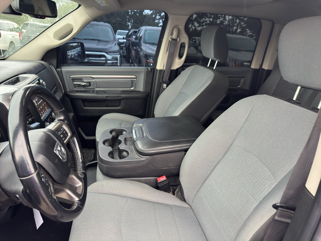 Used 2021 RAM 1500 Classic SLT w/ Luxury Group AWD/4WD image 12