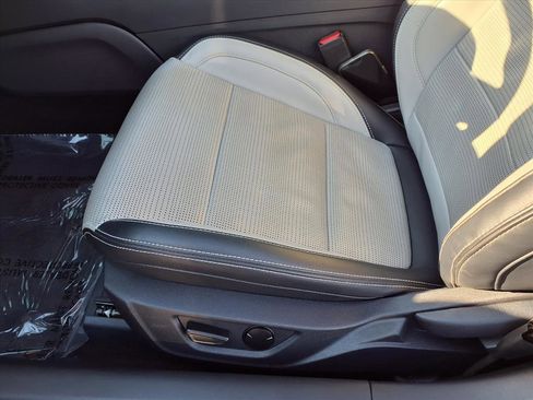 Used 2025 Ford Mustang Premium image 19