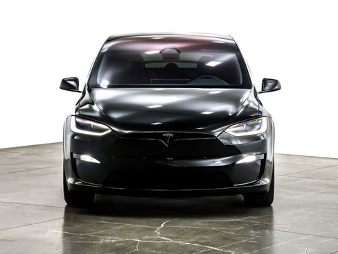 Used 2024 Tesla Model X image 3