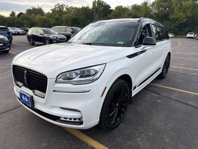 Used 2024 Lincoln Aviator Reserve w/ Equipment Group 201A AWD/4WD image 3