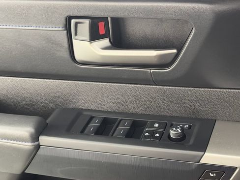 Used 2026 Toyota Sequoia Platinum AWD/4WD image 18