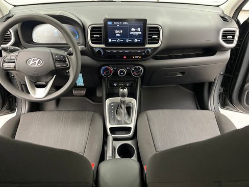 Used 2025 Hyundai Venue SE FWD image 34