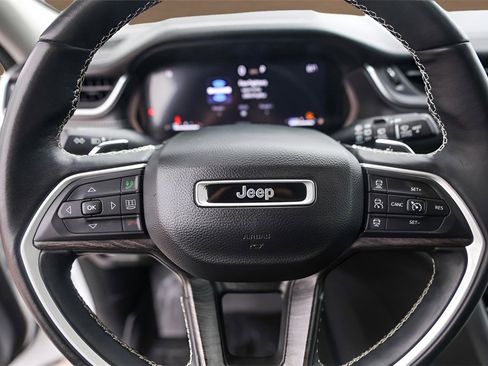 Used 2022 Jeep Grand Cherokee L Limited w/ Luxury Tech Group II image 10