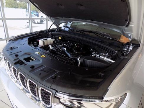 New 2025 Jeep Grand Cherokee Laredo X w/ Luxury Tech Group I RWD image 30