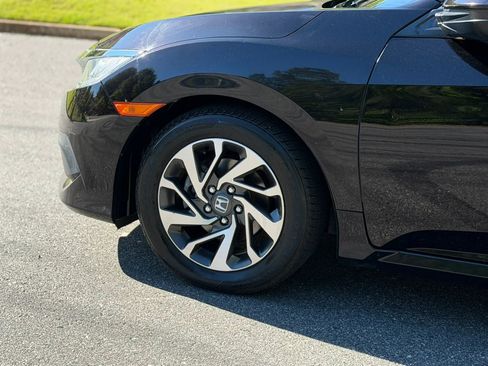 Used 2018 Honda Civic EX image 8