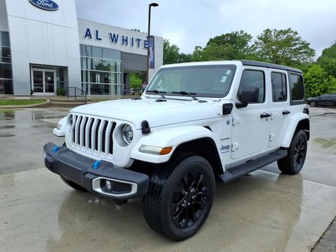 Used 2023 Jeep Wrangler Unlimited Sahara w/ Cold Weather Group AWD/4WD image 1