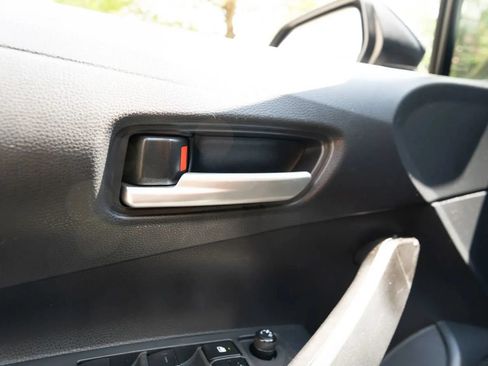 Used 2021 Toyota Corolla LE FWD image 29