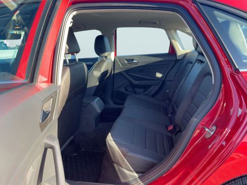 Certified 2024 Volkswagen Jetta SE image 14