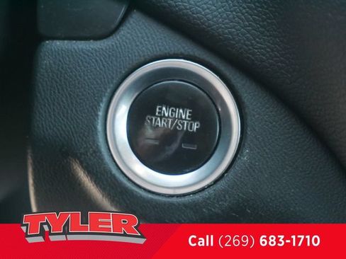 Used 2020 Chevrolet Equinox LT AWD/4WD image 26