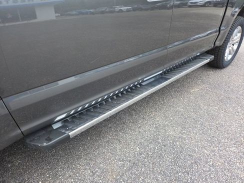 Used 2019 Ford F150 XLT w/ Equipment Group 302A Luxury AWD/4WD image 26