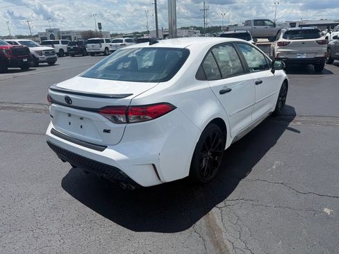 Used 2020 Toyota Corolla SE FWD image 3