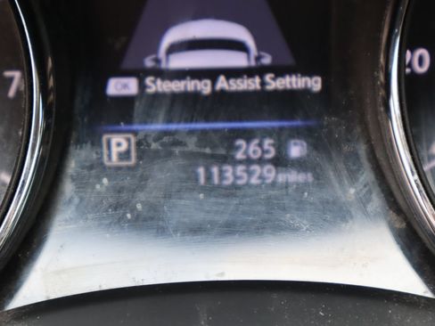Used 2019 Nissan Rogue SV w/ Premium Package FWD image 11
