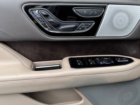 Certified 2023 Lincoln Navigator Reserve AWD/4WD image 11