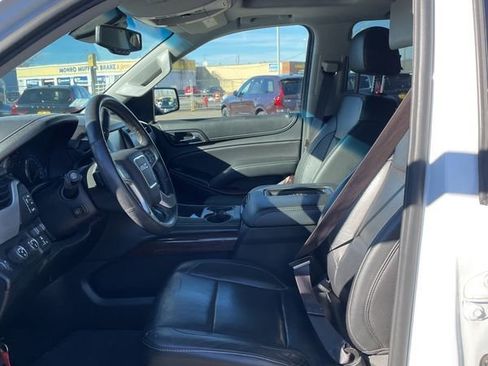 Used 2017 GMC Yukon SLT w/ Open Road Package AWD/4WD image 3