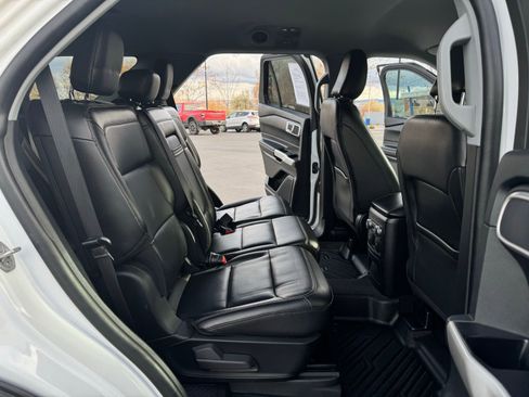 Used 2022 Ford Explorer XLT w/ Equipment Group 202A RWD image 33