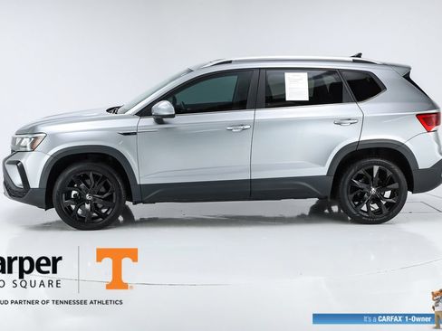 Used 2023 Volkswagen Taos SE w/ Panoramic Sunroof Package FWD image 39