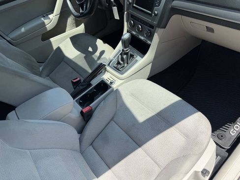 Used 2017 Volkswagen Golf S w/ Driver Assistance Package AWD/4WD image 26