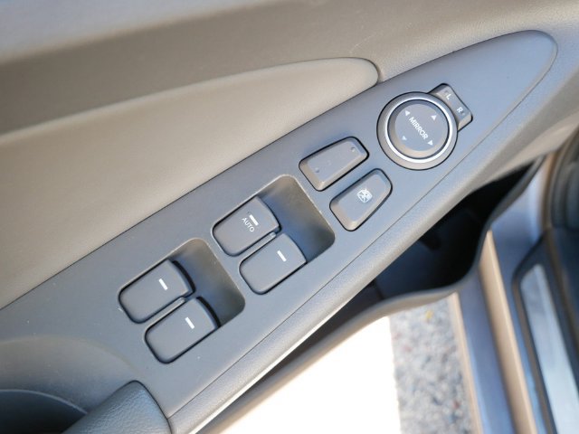 Used 2012 Hyundai Sonata Limited FWD image 13