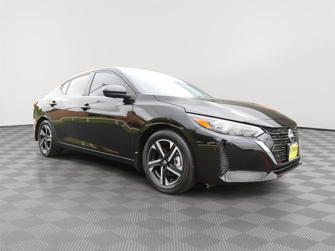 Used 2025 Nissan Sentra SV image 2